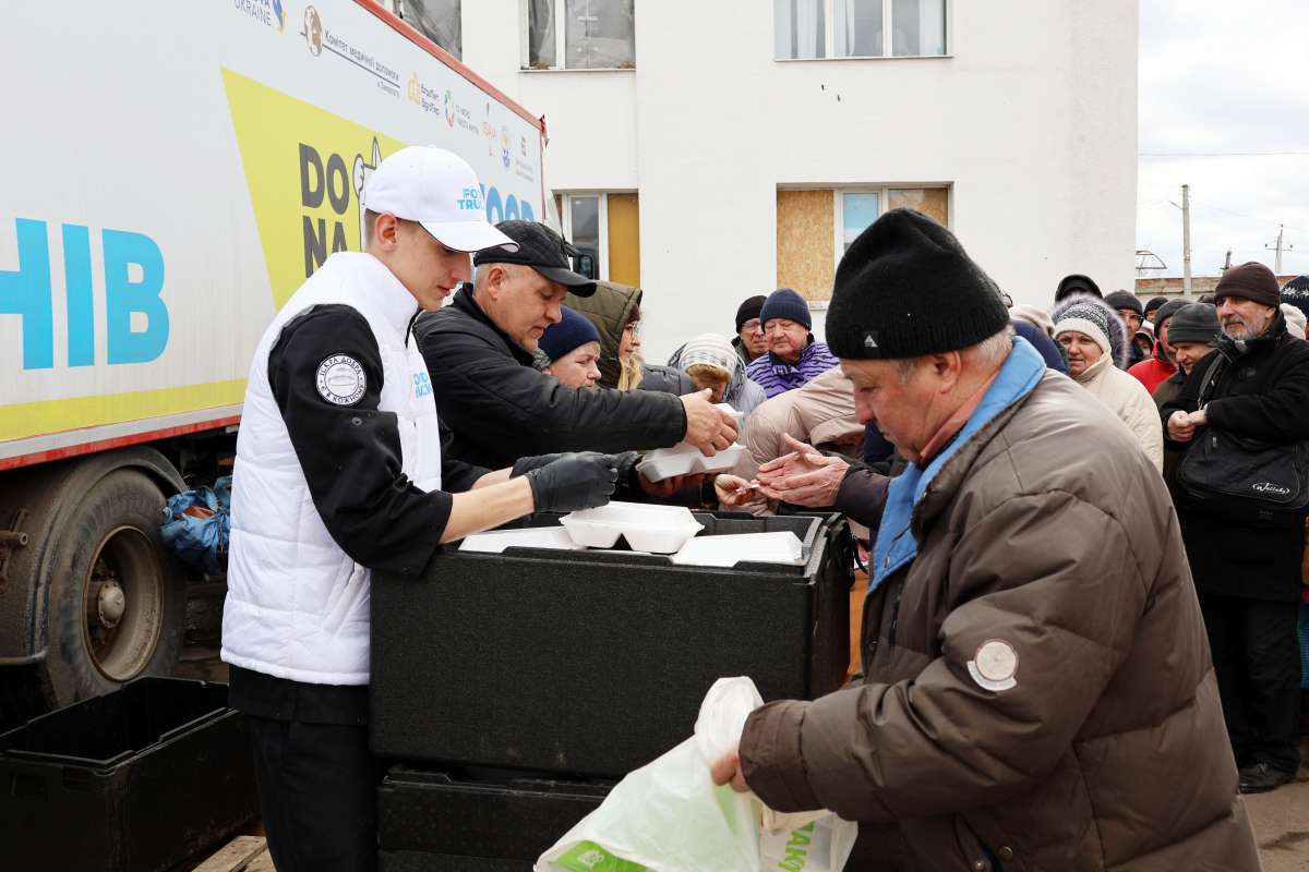 «Кухня без кордонів»: понад 67 тисяч порцій гарячих обідів протягом місяця