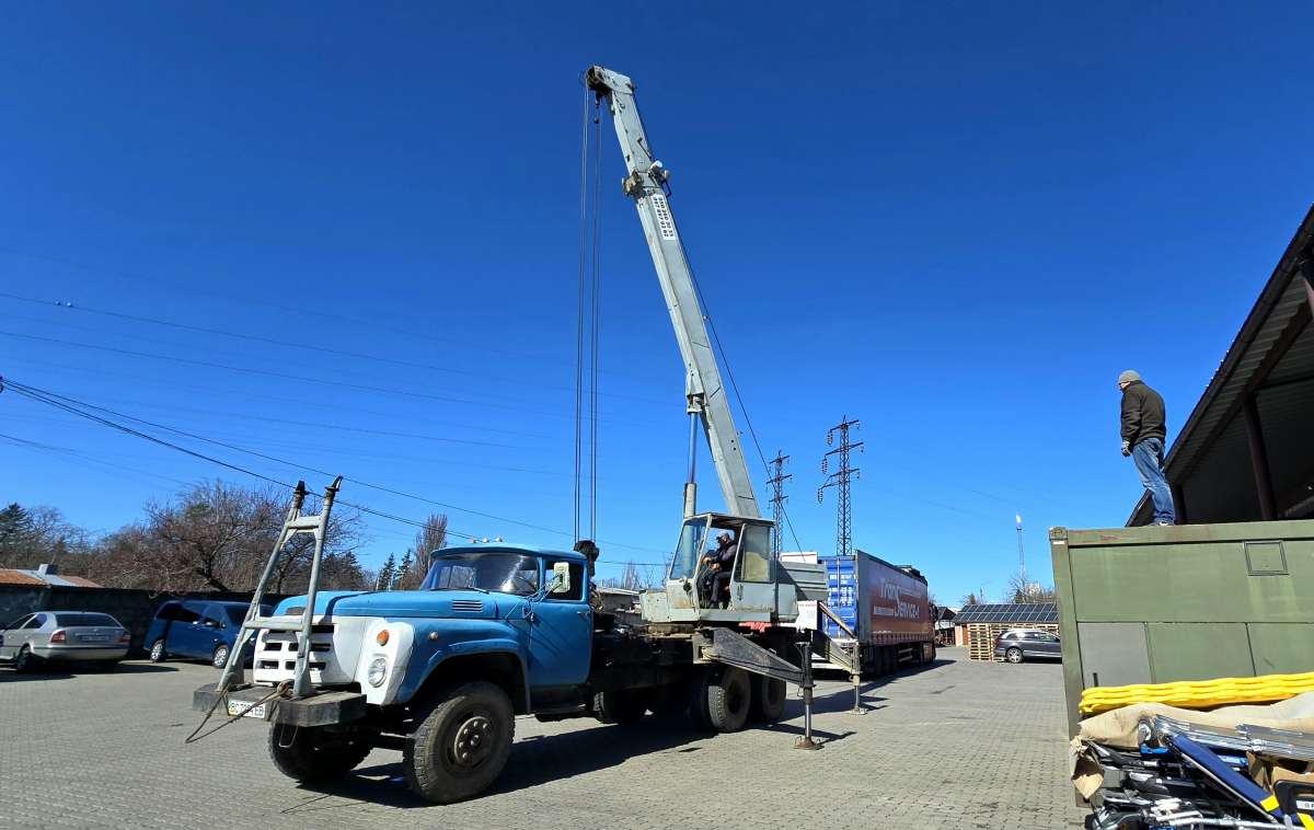 Про чотири польові шпиталі і два командні пункти