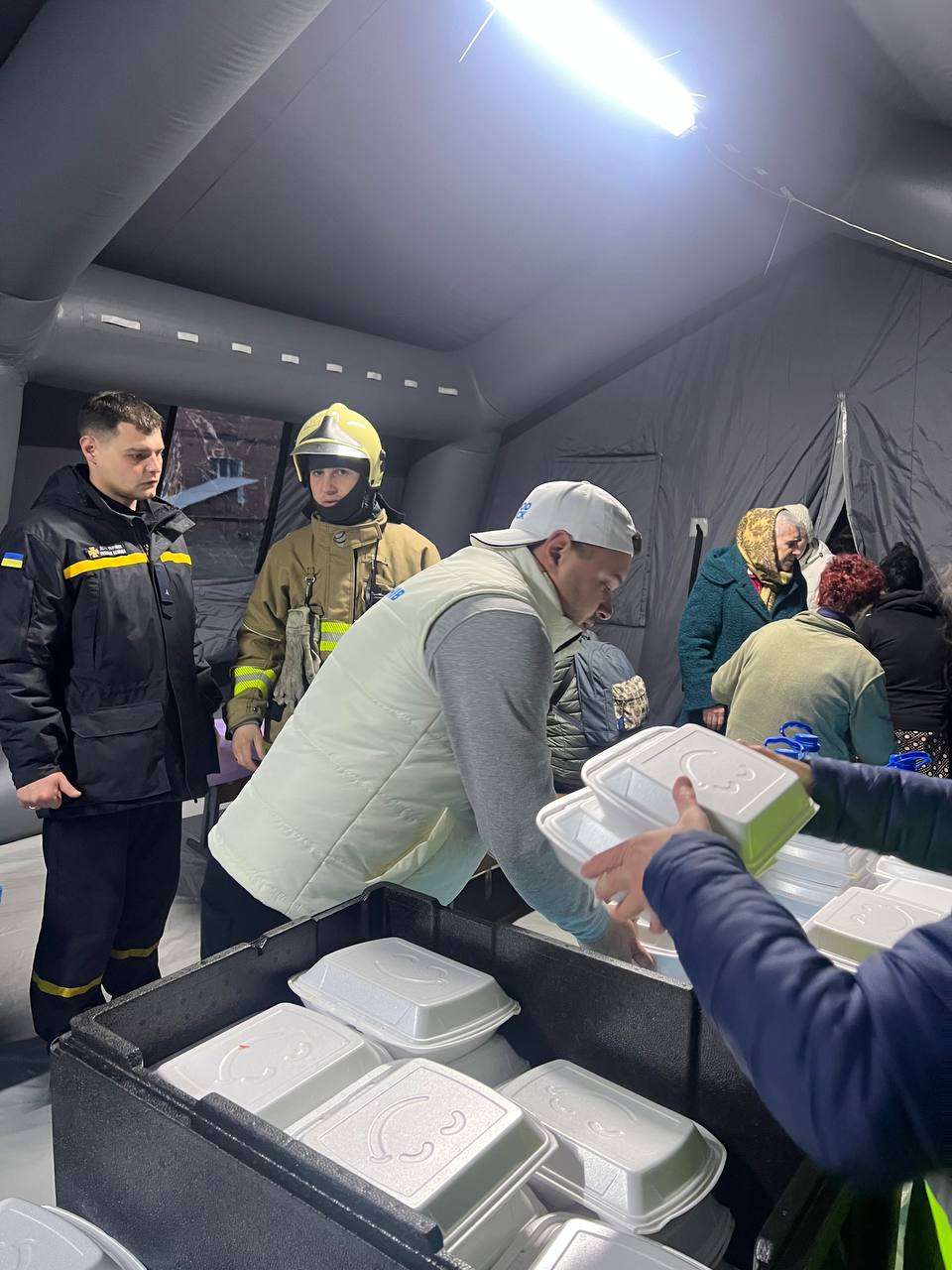 «Їжа без кордонів»: понад 170 тисяч порцій гарячих обідів – поточні підсумки роботи команди фудтраку