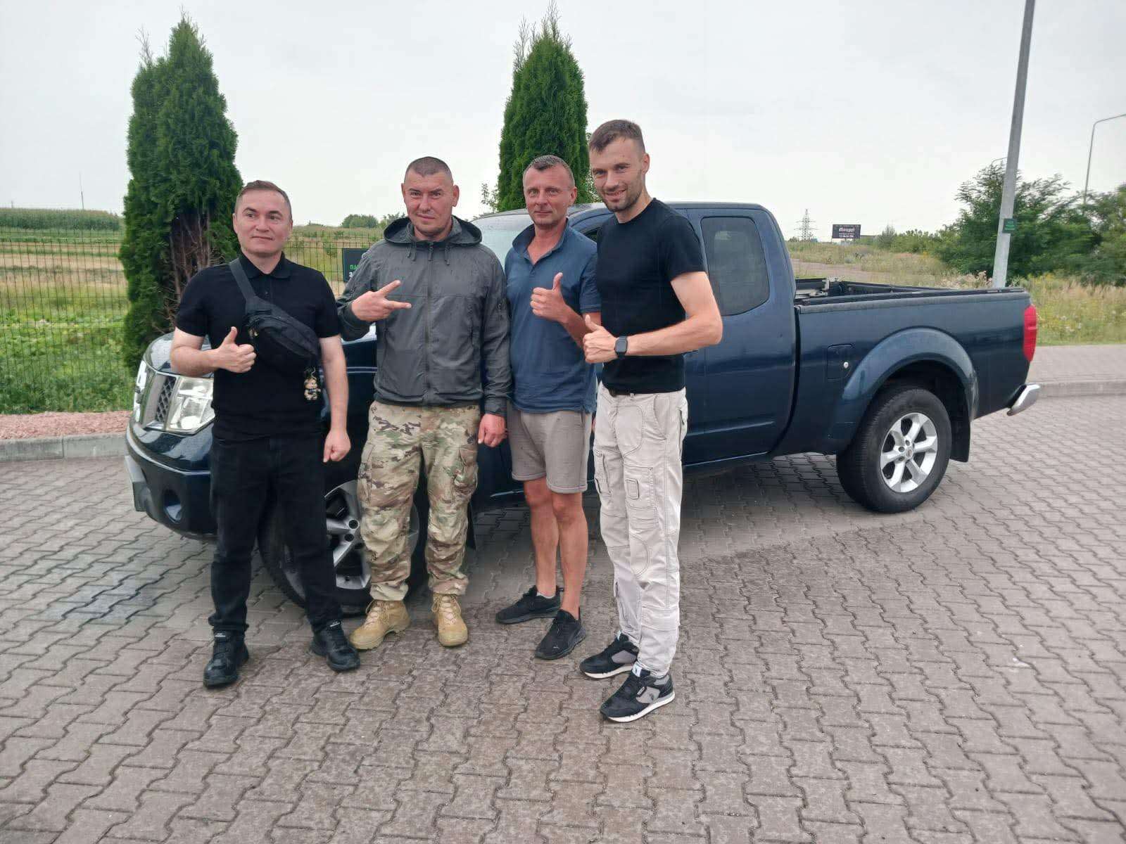 Вони прибули з Франції, щоб допомагати Україні