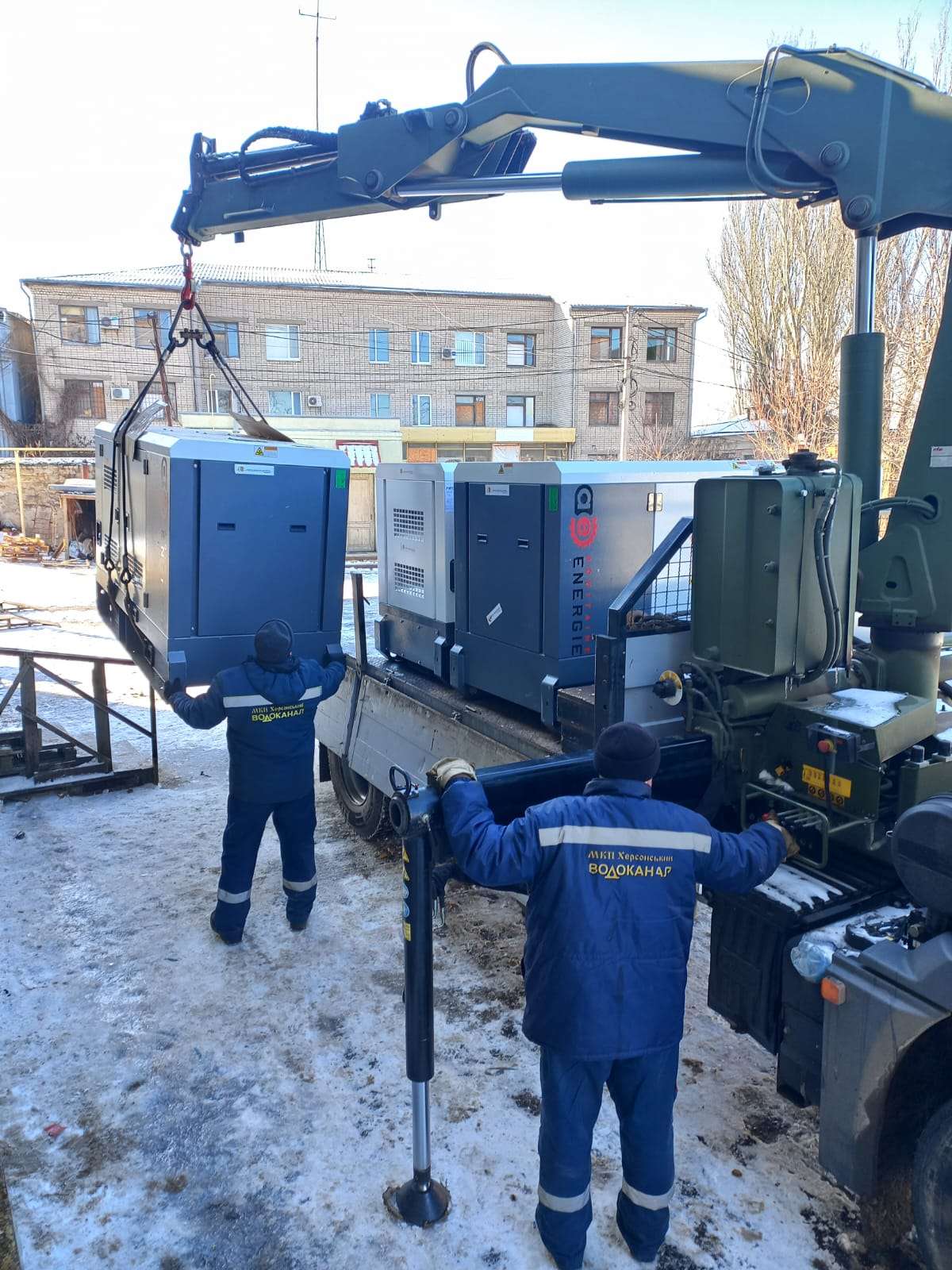 Три потужні генератори доставлено на підтримку критичної інфраструктури Херсонщини