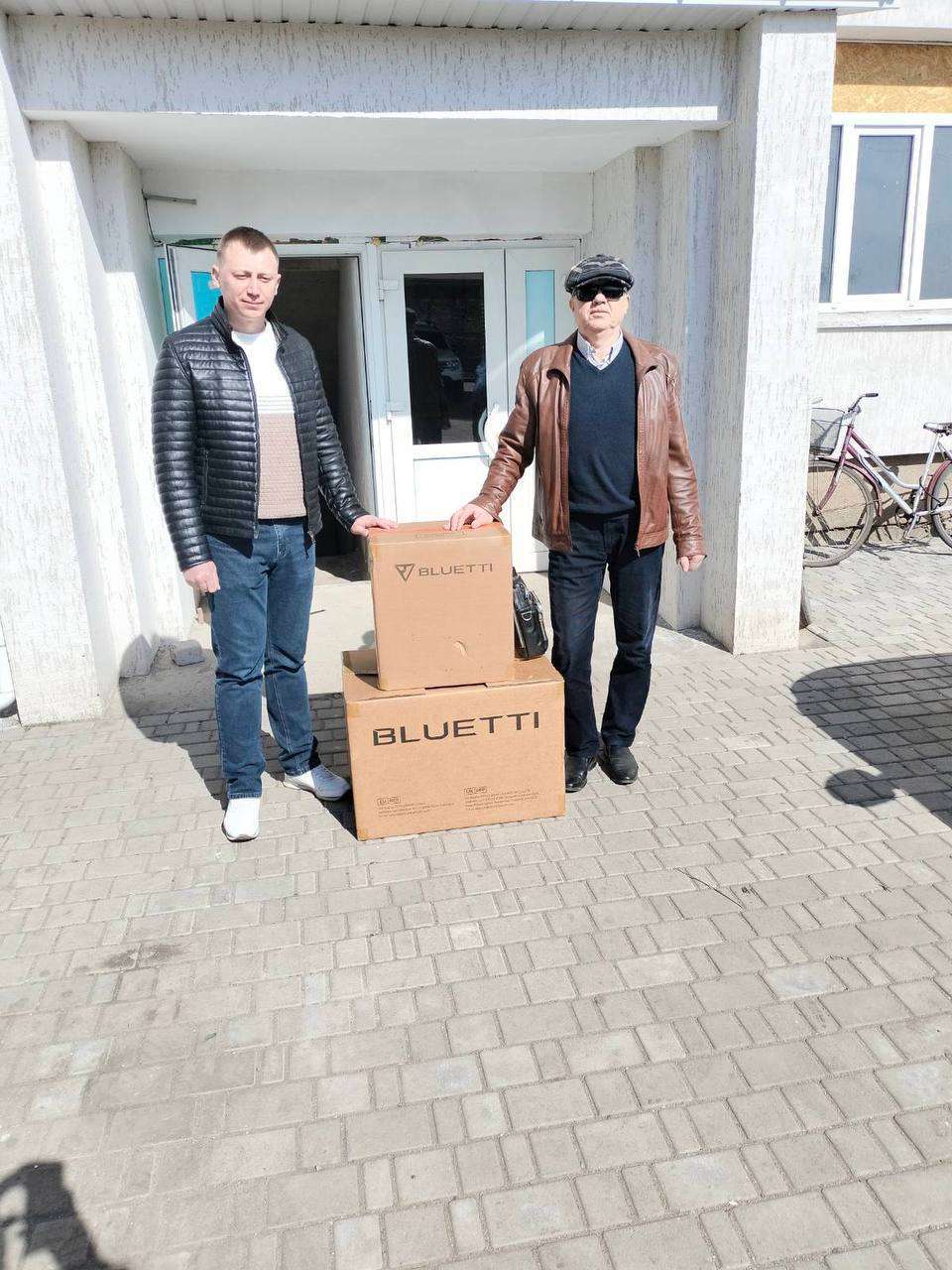 Понад два десятка зарядних станцій передали на потреби закладів охорони здоров’я у прифронтових областях